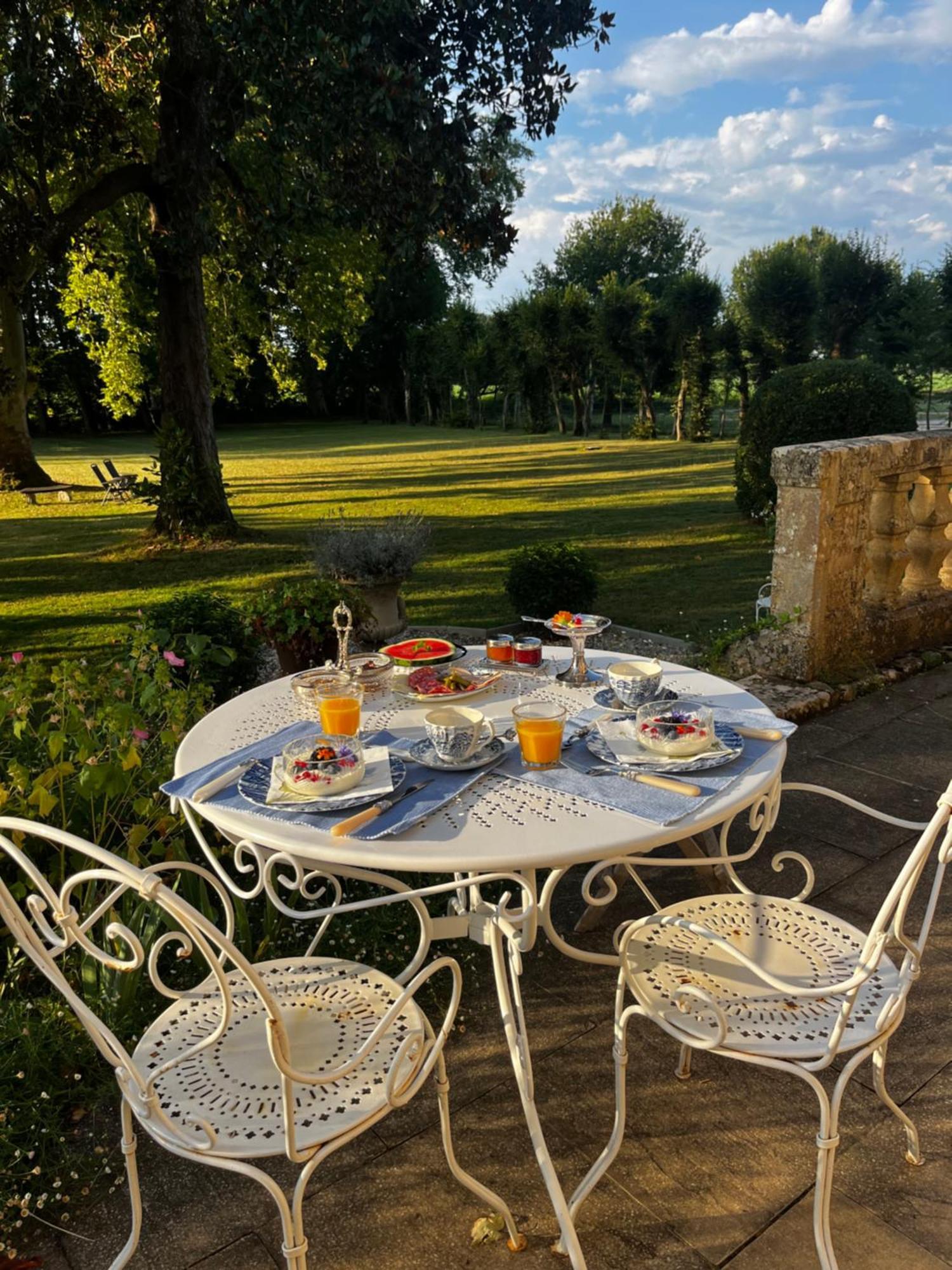 Le Bouquet Bleu Bed And Breakfast Siorac-en-Périgord Exterior foto
